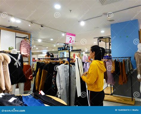 where to buy fake clothes in shenzhen|clothing stores in shenzhen.